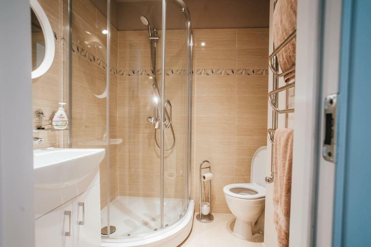 Stylish Latvian Classic 1-Bedroom Apartment Near City Center, Parks & Public Transport Links Riga Eksteriør bilde